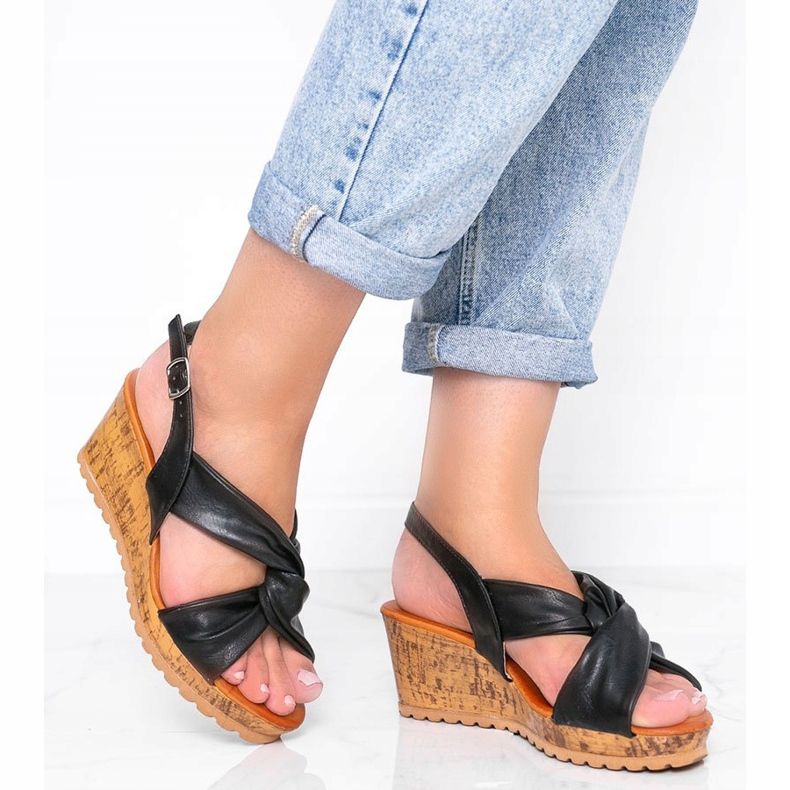 Černé klínové sandály z Buenos Aires černá 1