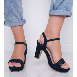 Tmavě modré prolamované sandály na sloupku Perfect day námořnická modrá 1