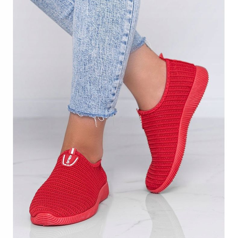 Červené sportovní tenisky „Udělej to“ 1