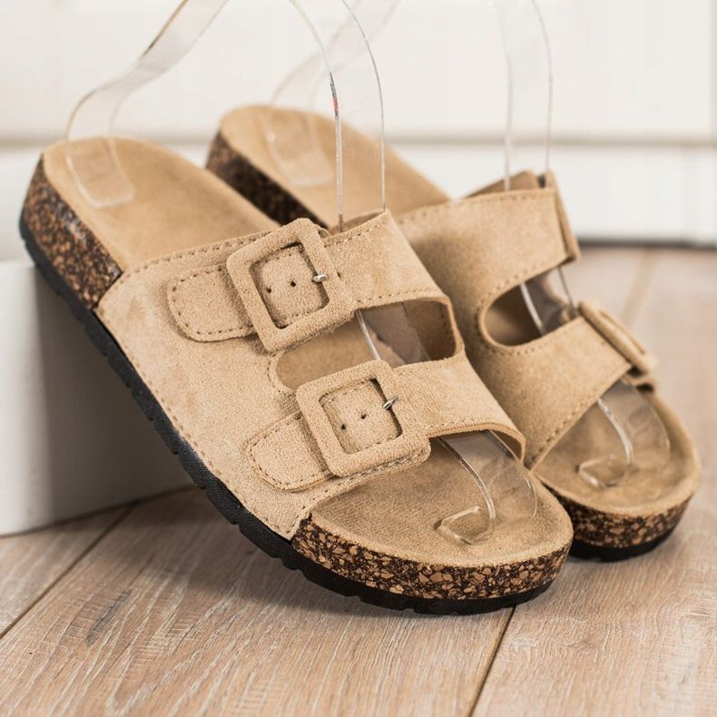 SHELOVET Pohodlné pantofle se sponami béžový 2