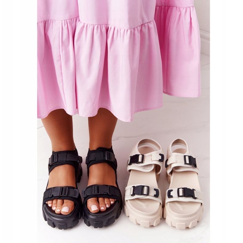 PS1 Sandály na masivní černé platformě létají vysoko černá 1