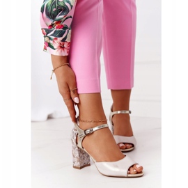 Kožené sandály na baru Maciejka 04956-25 Golden béžový 2