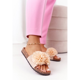 Béžové pantofle Flowerbomb na korkové podrážce béžový 2