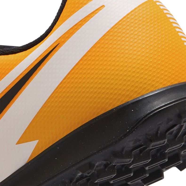 Kopačky Nike Mercurial Vapor 13 Club Tf M AT7999 801 pomerančový 3