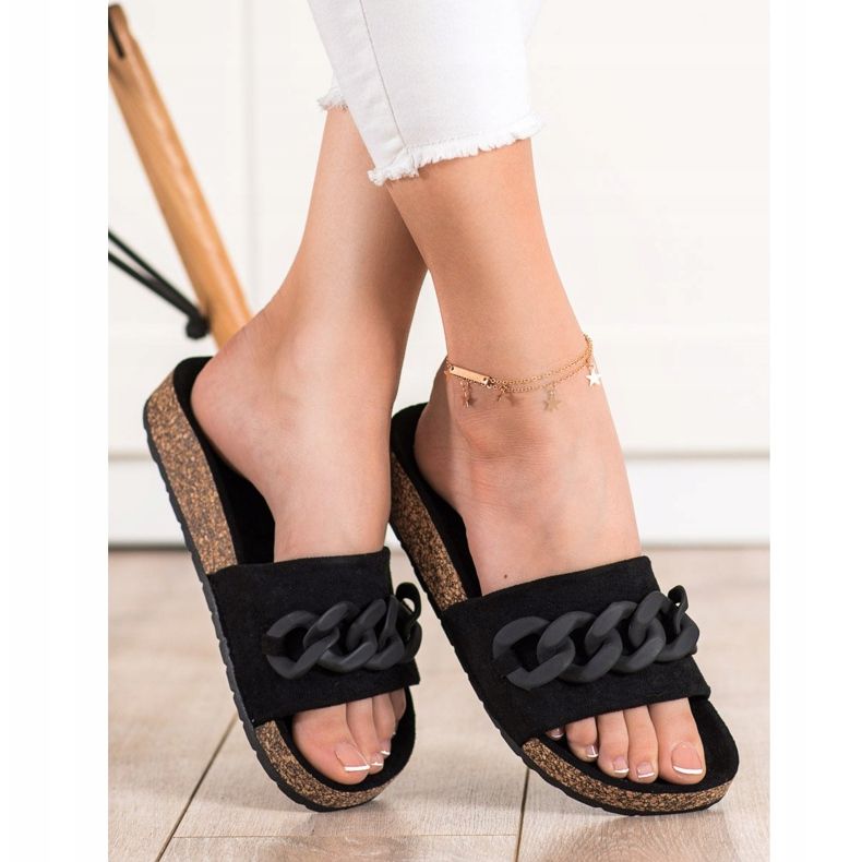 SHELOVET Módní pantofle s ozdobou černá 1