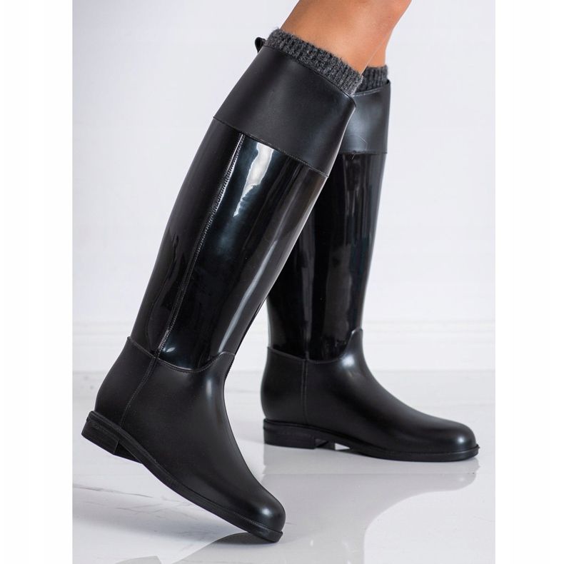 New Age Stylové černé galoše černá 2 New Age Stylové černé galoše černá 2