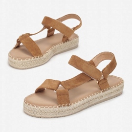 Vices Svěráky 3518-68-velbloud hnědý 1