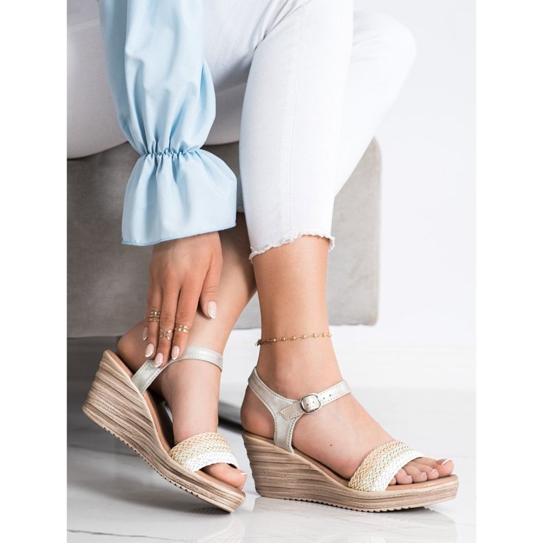 Sea Elves Neformální klínové sandály béžový bílý stříbrný 1