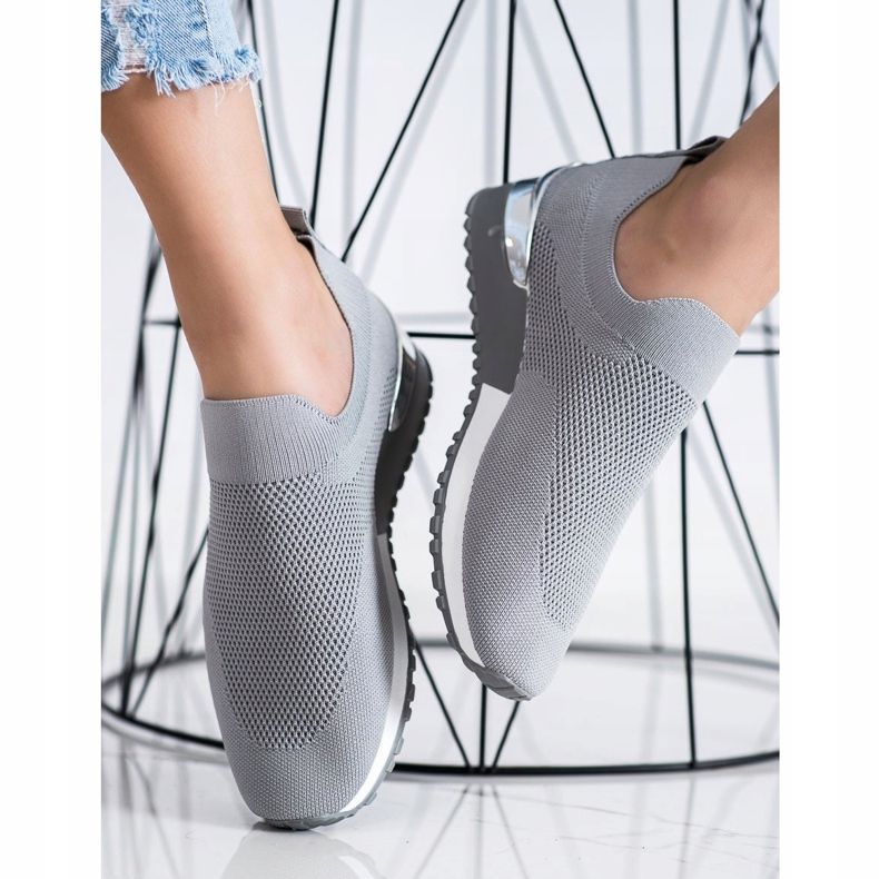 Renda Šedé prolamované tenisky šedá 2