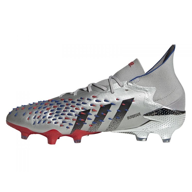 Kopačky Adidas Predator Freak.1 Fg M FY1050 šedá stříbrný 1