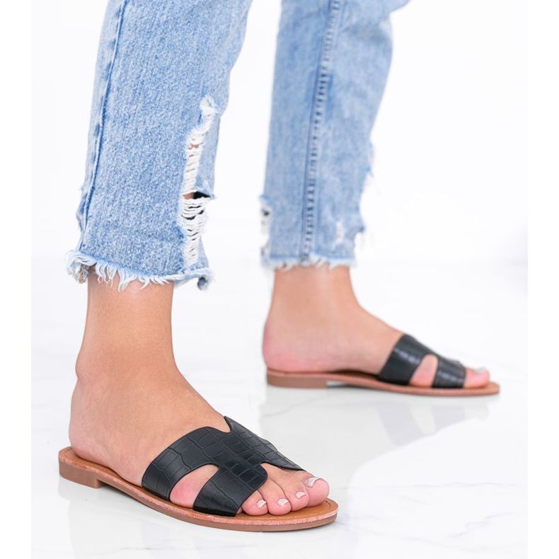 Černé pantofle s krokodýlí kůží z fénixu černá 1 Černé pantofle s krokodýlí kůží z fénixu černá 1