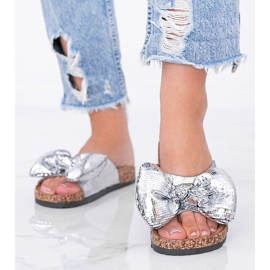BM Stříbrné pantofle s mašlí Norris stříbrný 1