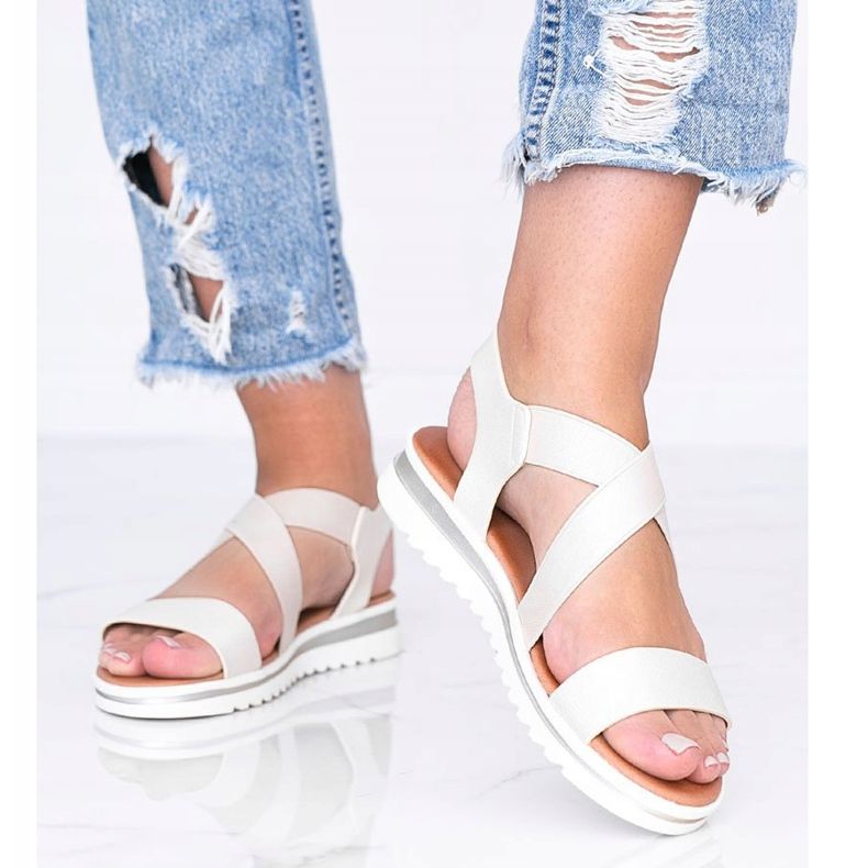 Béžové sandály se silnou podrážkou Irony béžový 1