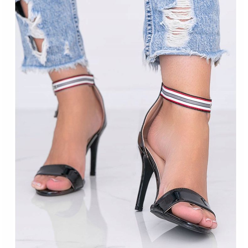 Černé sandály na vysokém podpatku od Michel černá 1