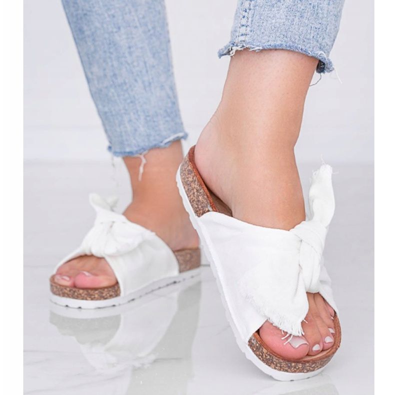 Bílé sandály na korkové podrážce Martenn bílý 1