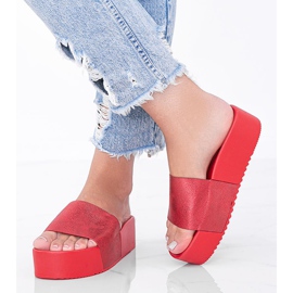 Červené žabky na silné podrážce Crysta 1