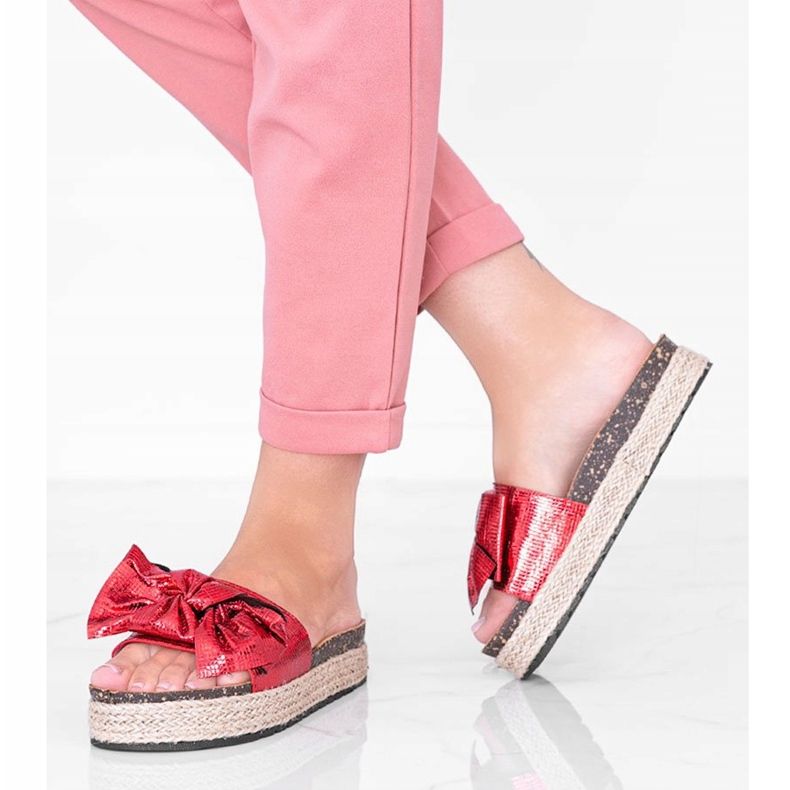 Červené pantofle Columbia s mašlí 1