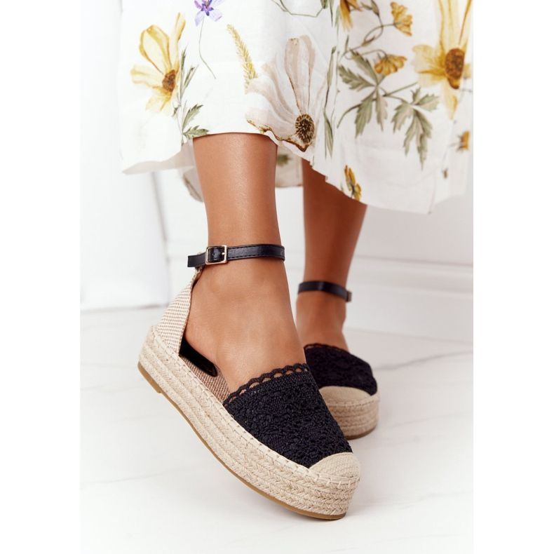 Krajkové espadrilky na pletené černé platformě Larissa béžový černá 2 Krajkové espadrilky na pletené černé platformě Larissa béžový černá 2