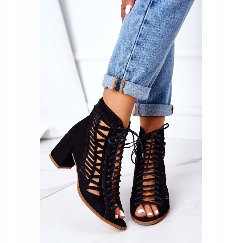 Semišové prolamované boty Maciejka Red 04040-01 Black černá 1