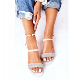 LU BOO Gumové sandály s třpytivým bílým časem na pláži 1