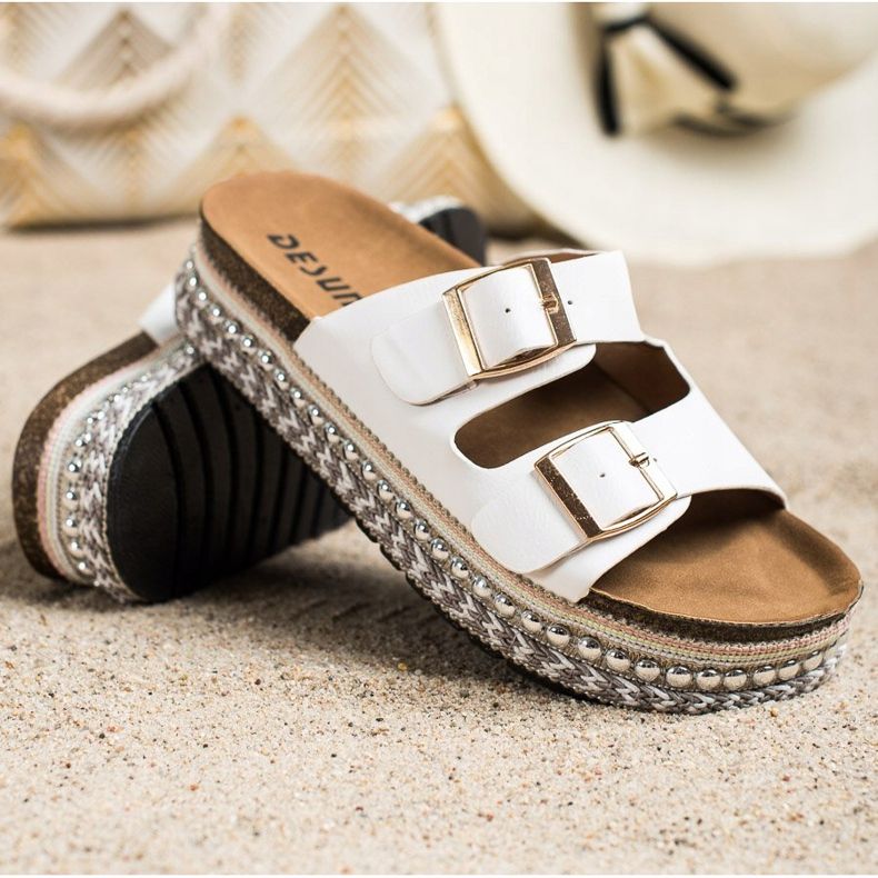 SHELOVET Pantofle s dekorativní platformou bílý 1