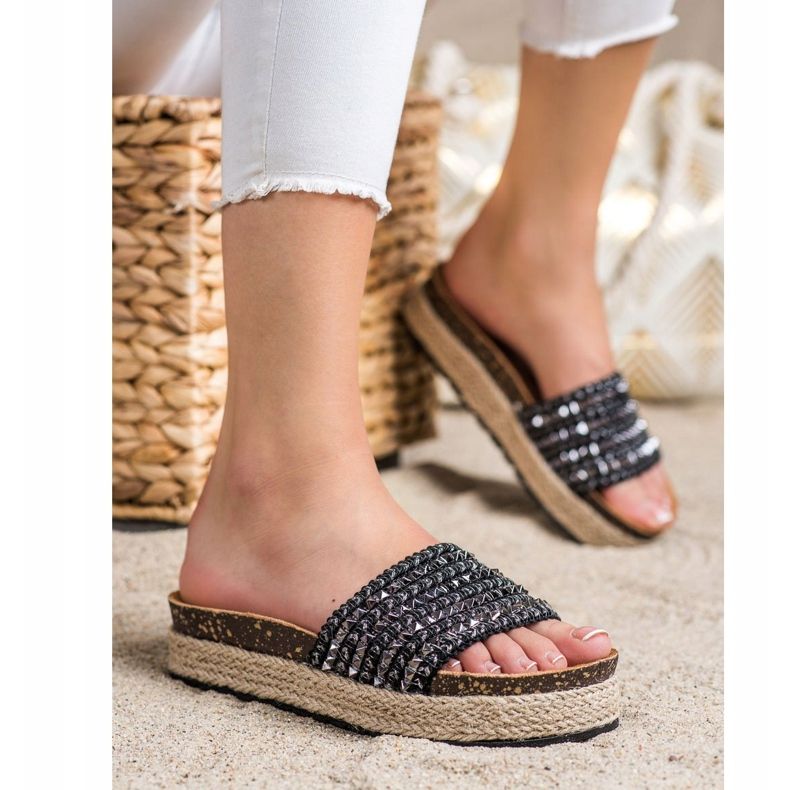 Groto Gogo Černé pantofle s cvočky černá 2