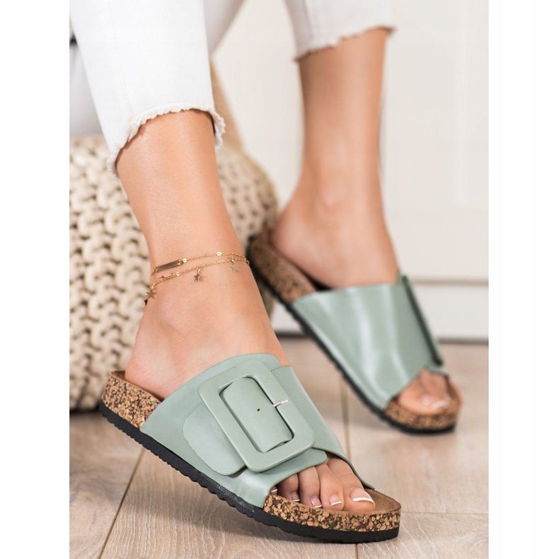 SHELOVET Papuče z eko kůže se sponou zelená 1