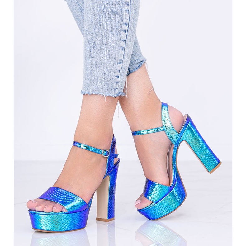 Modré holografické sandály na sloupku Diane modrý 1