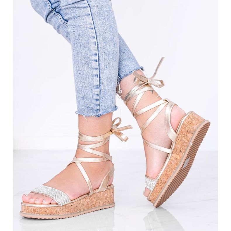 Zlaté sandály převázané zirkony Ves zlatý 1