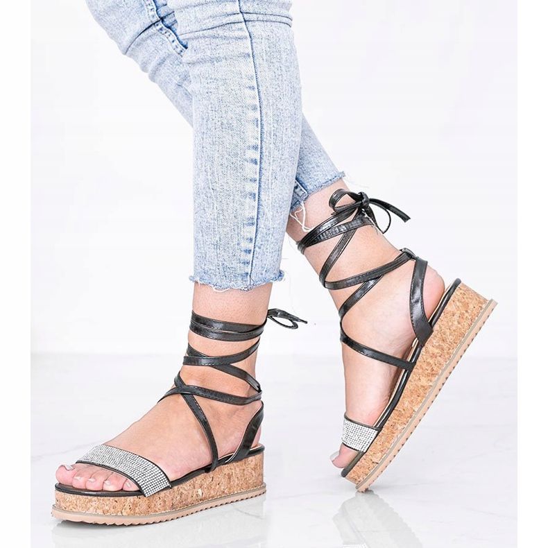 Černé sandály zavázané zirkony Ves černá 1