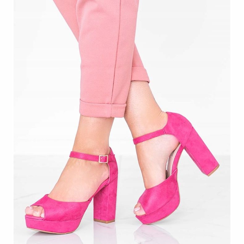 Růžové sandály na platformě Swing růžový 1 Růžové sandály na platformě Swing růžový 1