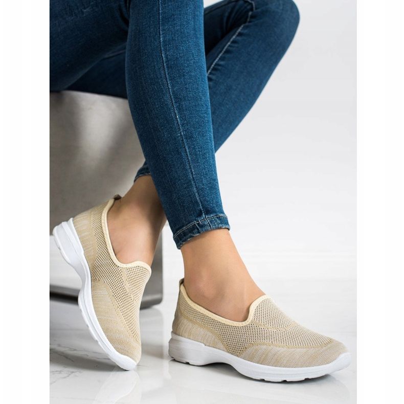 SHELOVET Prolamované sportovní boty béžový 1