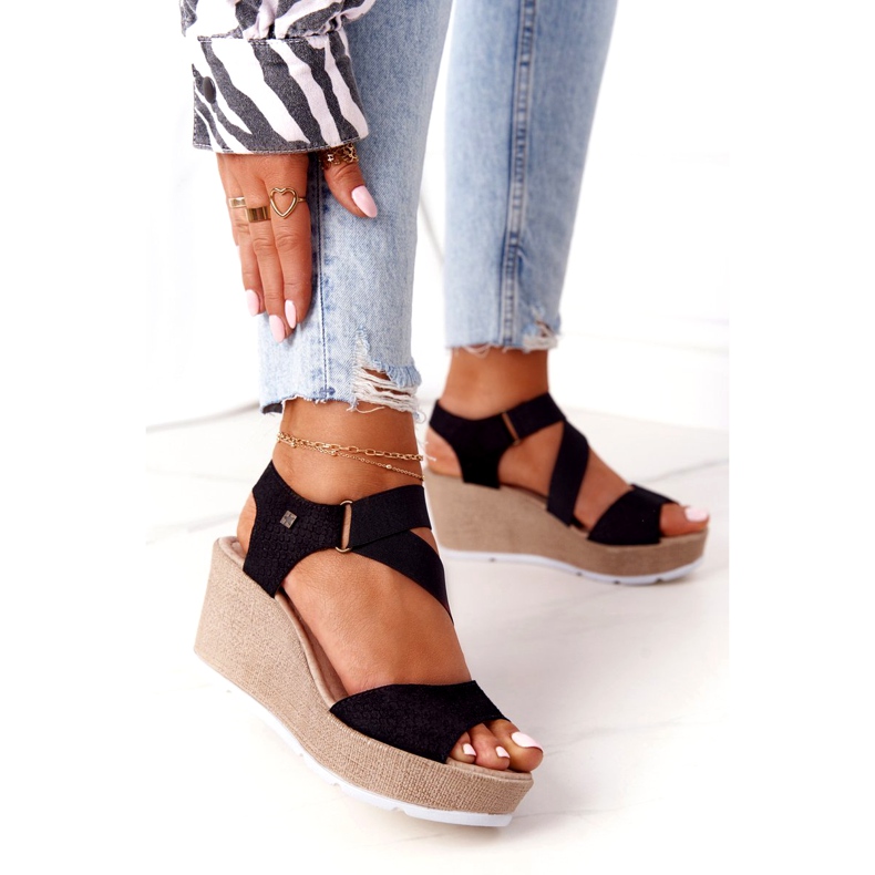 Kožené sandály na klínu Big Star FF276016 Black černá 1