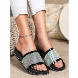 SHELOVET Lesklé černé pantofle černá 2