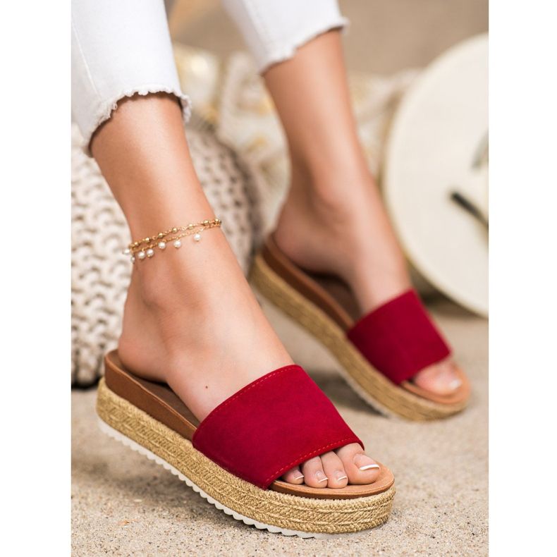 SHELOVET Klasické pantofle na platformě červené 1