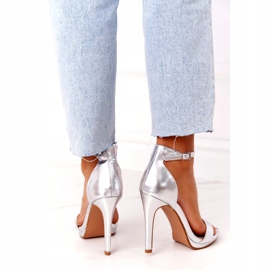 PG1 Elegantní sandály na stříbrném podpatku stříbrný 3