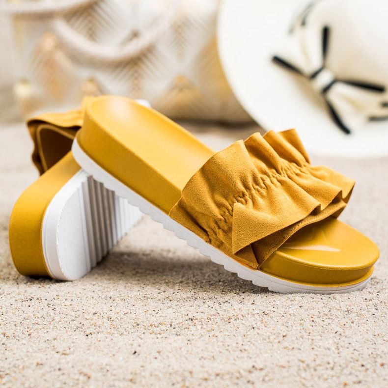 SHELOVET Hořčičné pantofle na platformě žluť 1