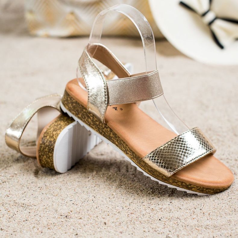 Kayla Lesklé ekologické kožené sandály zlatý 1