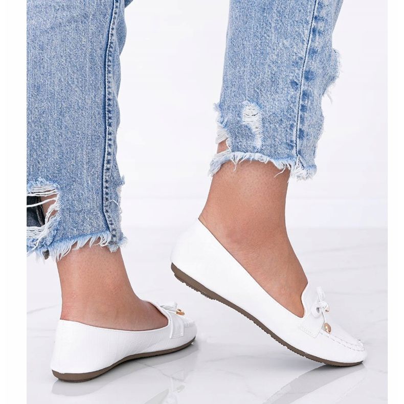 Bílé mokasíny v motivu krokodýlí kůže Miriam bílý 1