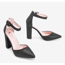 Černé lesklé lodičky na Milaině postu černý 1