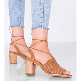 Hnědé pletené sandály na sloupku Estrella hnědý 1