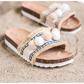 SHELOVET Módní pantofle s bambulkami béžový 1