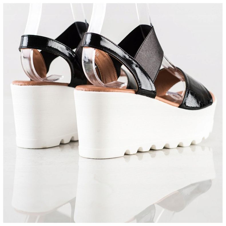 Weide Lehké sandály na bílém klínu černý 1