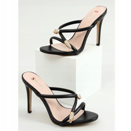 Černé pantofle M311P Černé na špendlíku černá 1