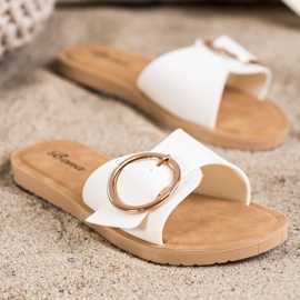 Bona Pantofle s ozdobnou sponou bílý 1 Bona Pantofle s ozdobnou sponou bílý 1