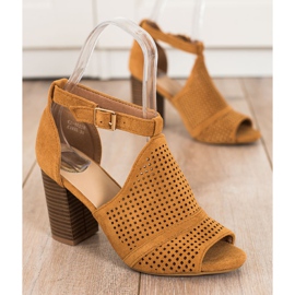 SHELOVET Vestavěné prolamované sandály hnědý 1