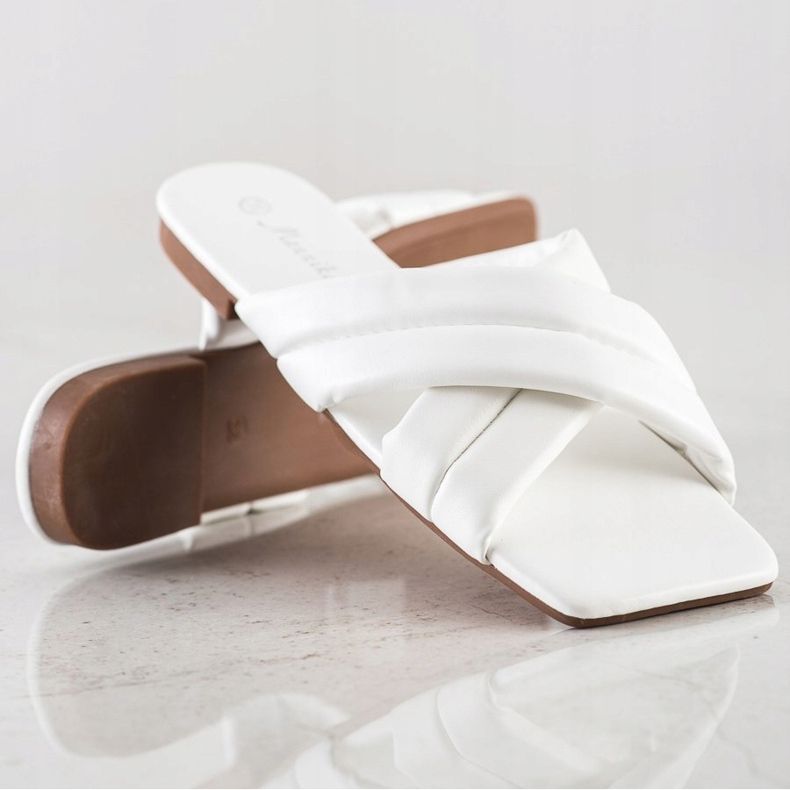 Mannika Pohodlné pantofle z ekologické kůže bílý 1