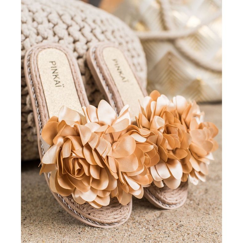 SHELOVET Béžové pantofle s květinou béžový 1