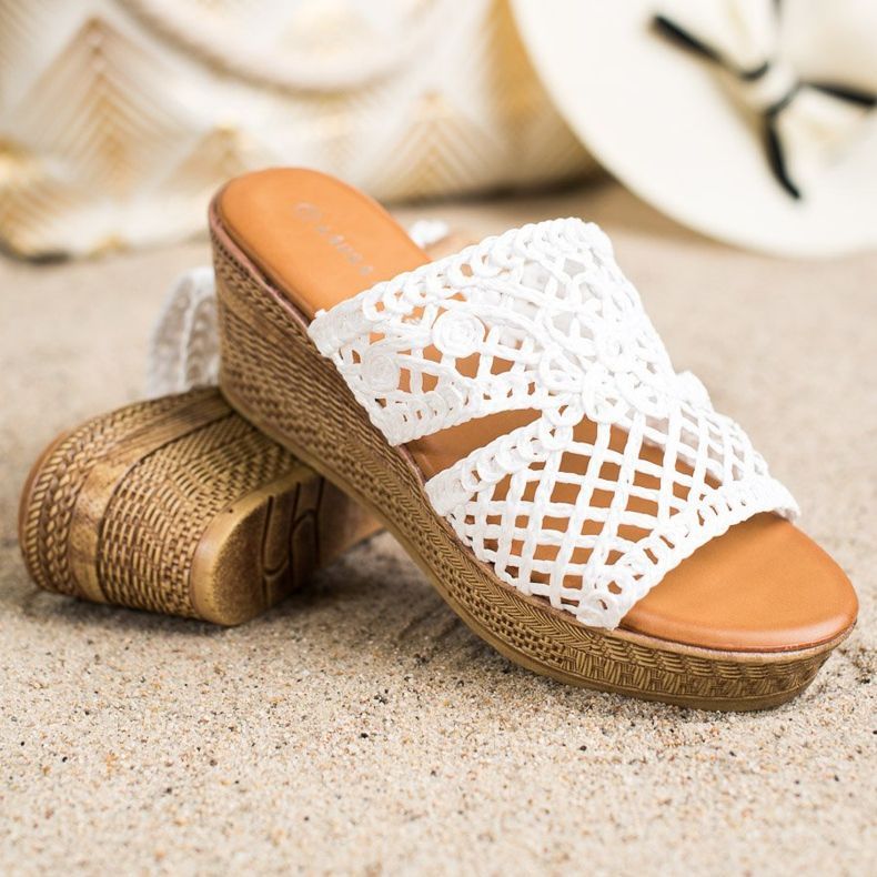 Laura Mode Prolamované klínové pantofle bílý 1