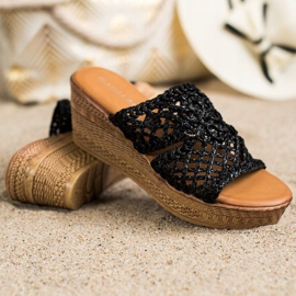 Laura Mode Prolamované klínové pantofle černá 1